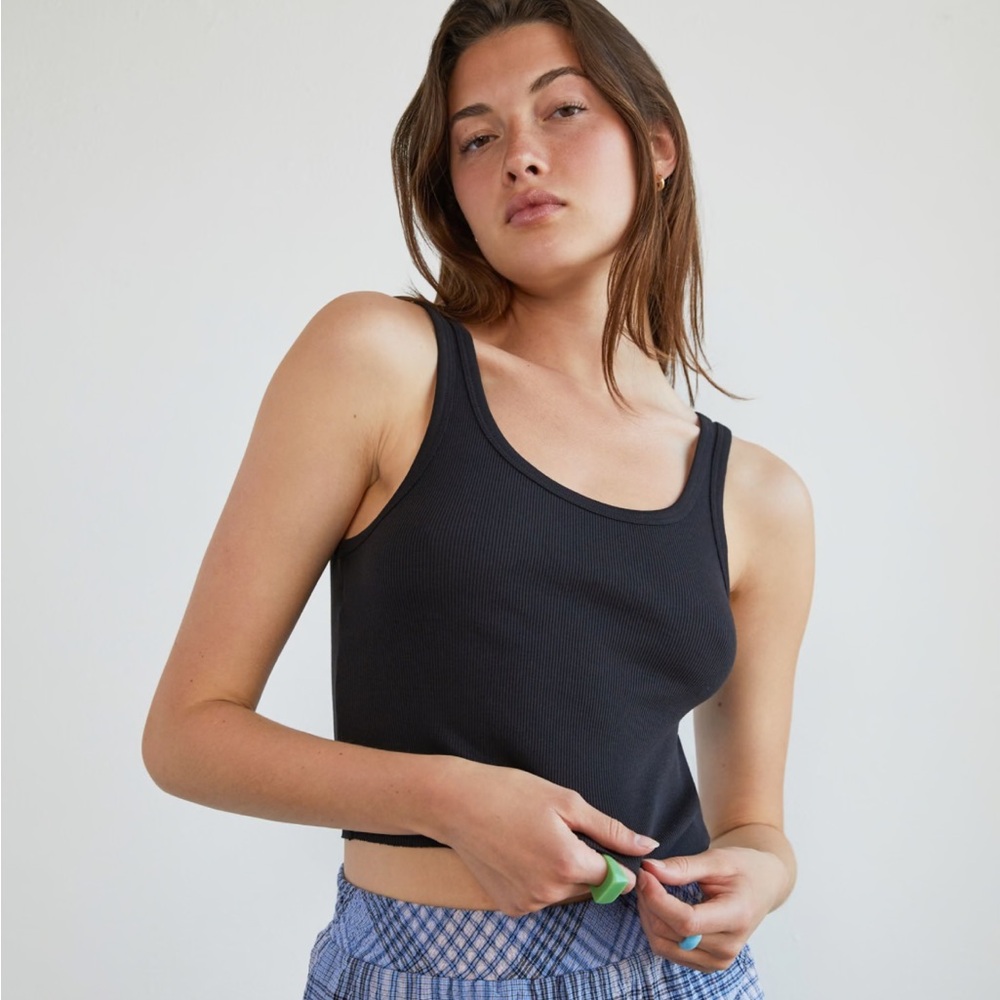 Aritzia Black Crop Tank